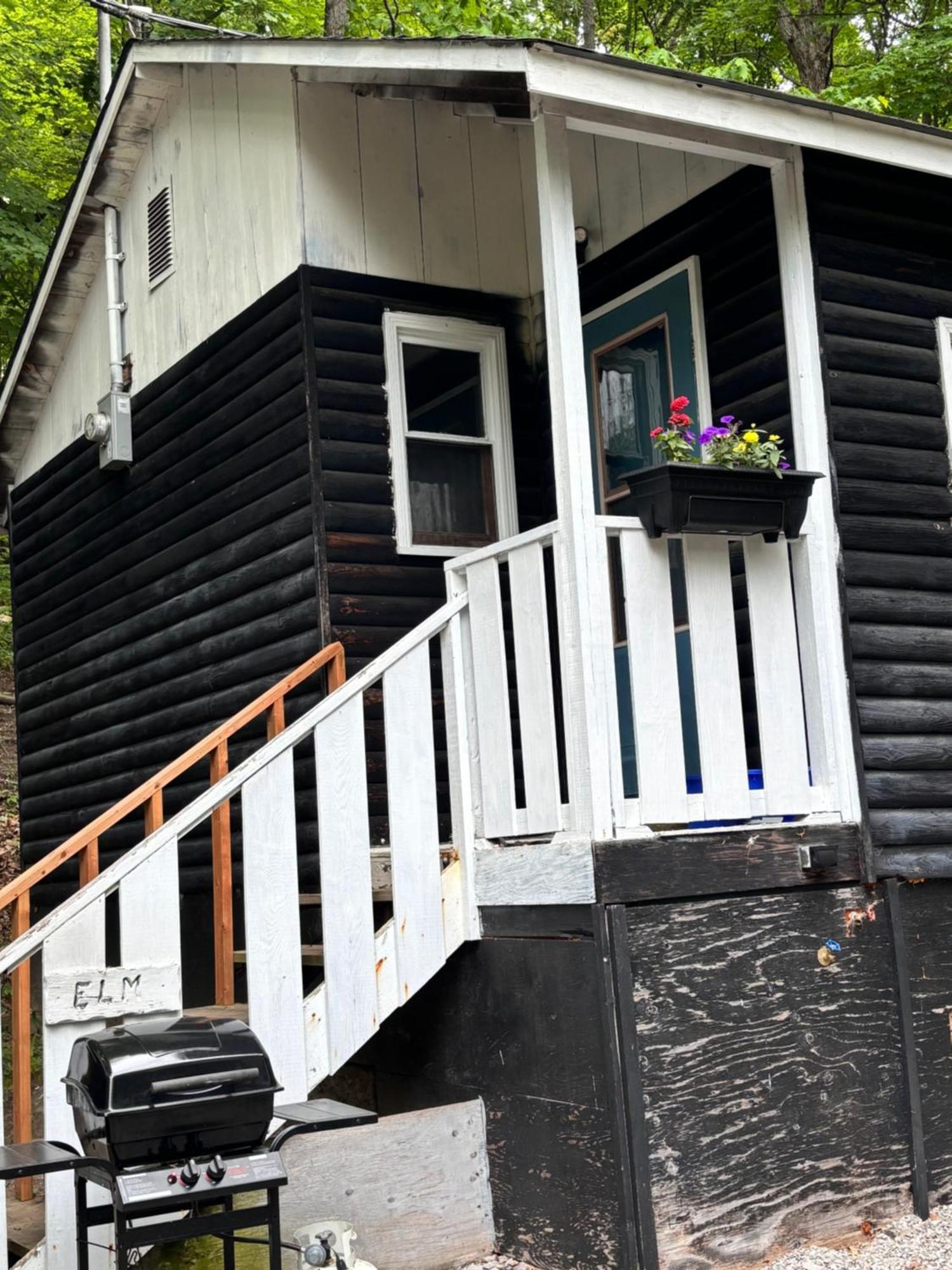 Lakefront Hideaway Resort Kawartha Lakes Exterior photo