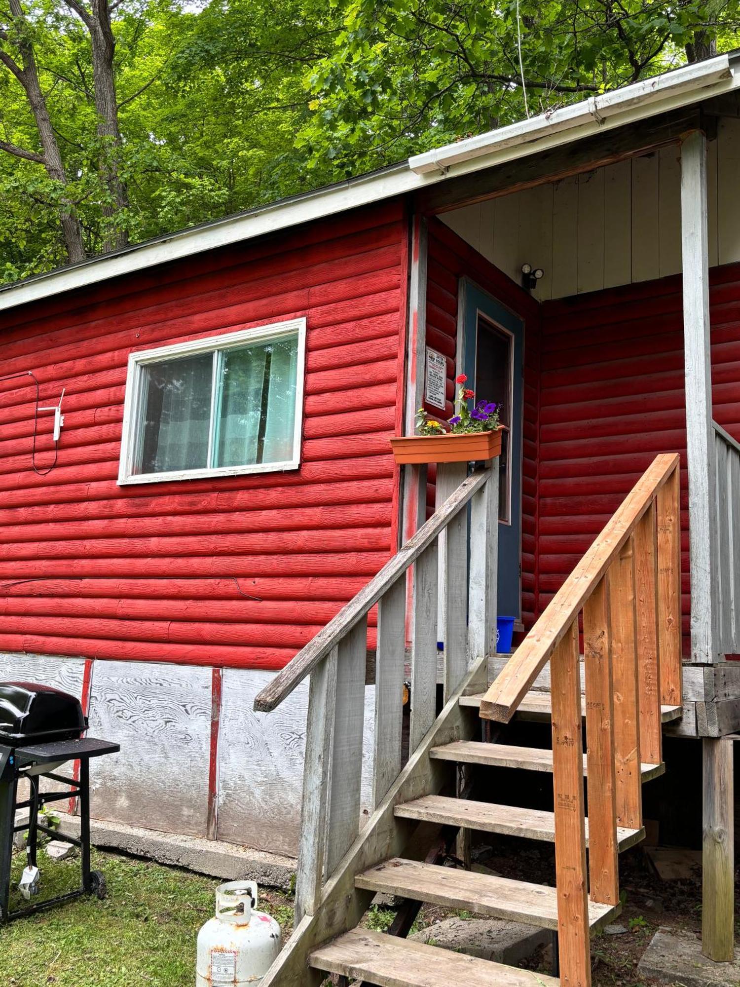 Lakefront Hideaway Resort Kawartha Lakes Exterior photo